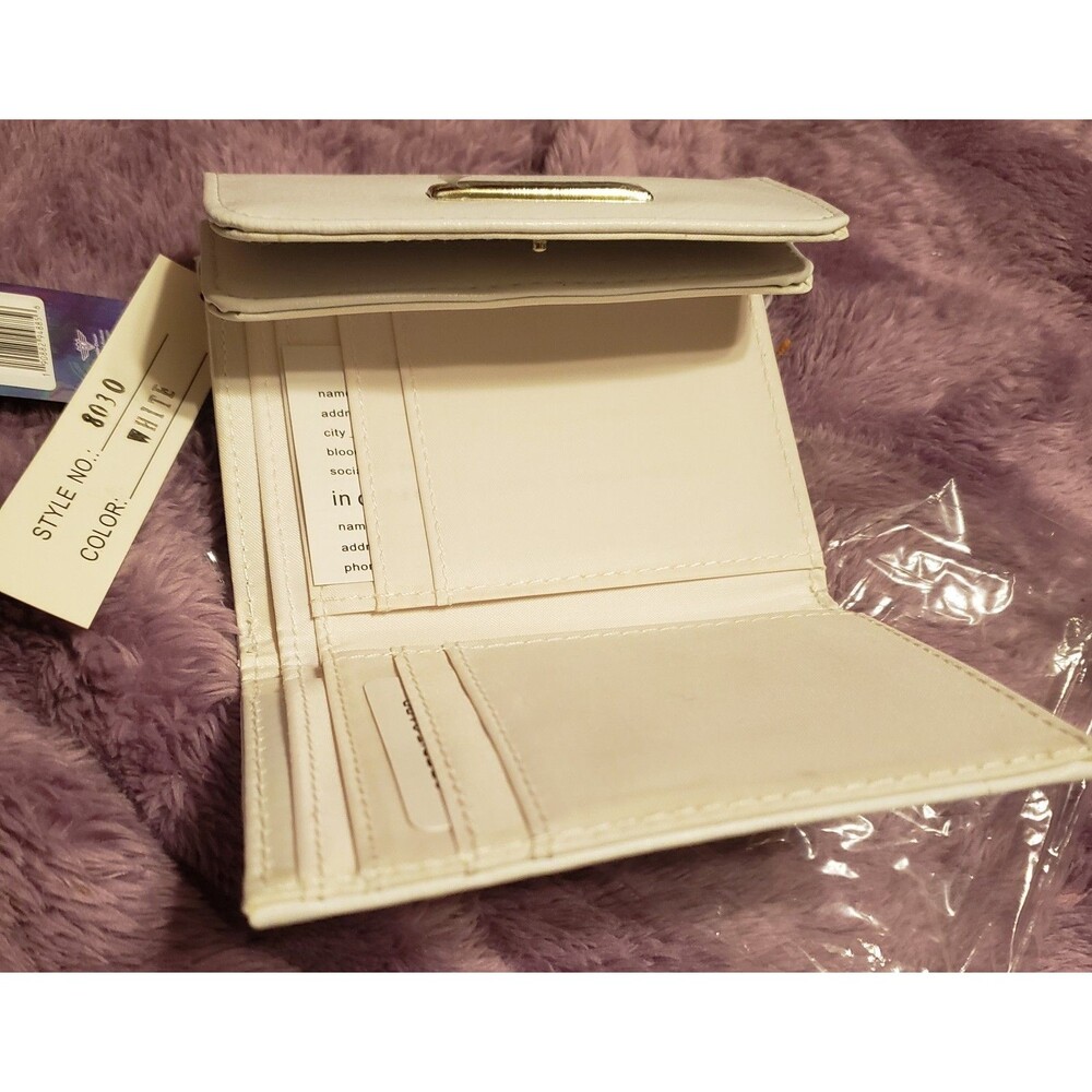 NWT Moda Bella White Small Tri Fold Wallet Snap Closure Coin Pocket Card Slot